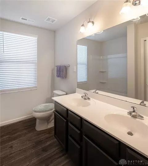 Bath - 2795 Kingman Dr, Xenia, OH 45385 photo 4 of 5