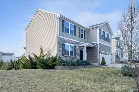 Exterior - 2795 Kingman Dr, Xenia, OH 45385 photo 2 of 6