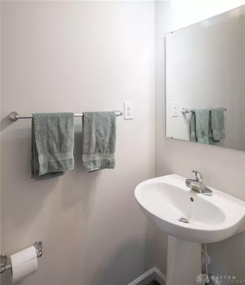 Bath - 2795 Kingman Dr, Xenia, OH 45385 photo 1 of 5