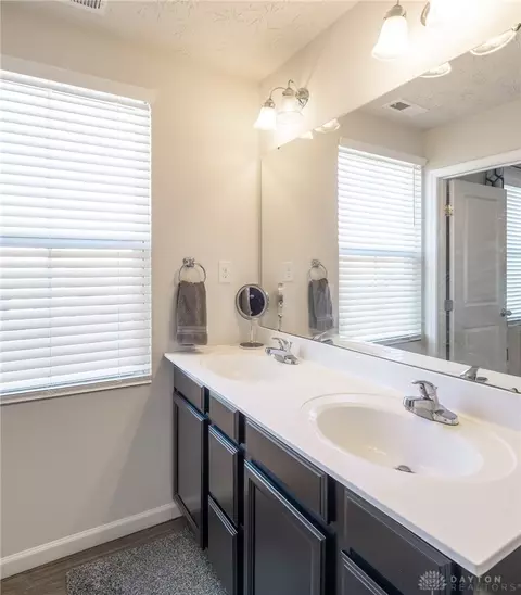 Bath - 2795 Kingman Dr, Xenia, OH 45385 photo 3 of 5