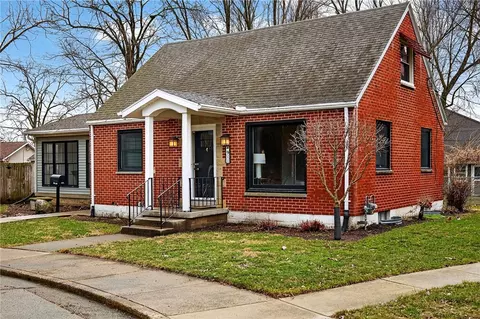 911 Devon Cir, Troy, OH 45373 photo 2