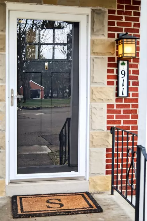 911 Devon Cir, Troy, OH 45373 photo 4