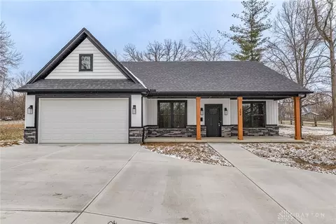 299 Eastline Dr, Middletown, OH 45044