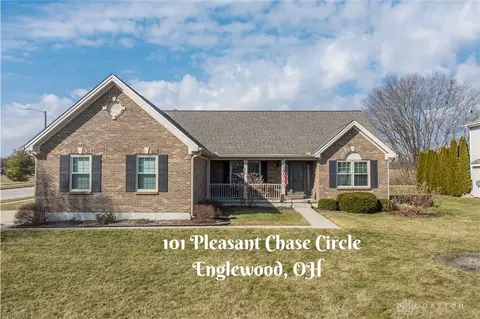 101 Pleasant Chase Cir, Englewood, OH 45322