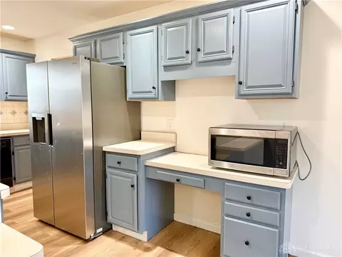 Kitchen - 3460 Hanson Rd, Springfield, OH 45504 photo 7 of 8