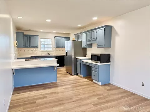 Kitchen - 3460 Hanson Rd, Springfield, OH 45504 photo 2 of 8