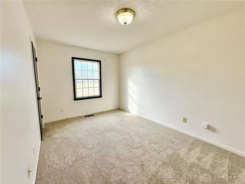 Bedroom - 3460 Hanson Rd, Springfield, OH 45504 photo 1 of 7