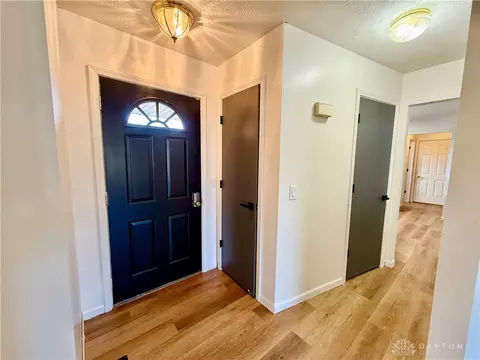 Entry Way - 3460 Hanson Rd, Springfield, OH 45504 photo 1 of 5