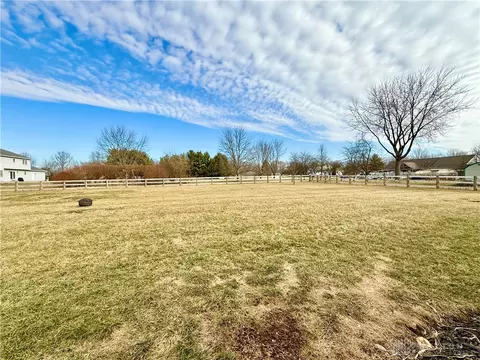 Exterior - 3460 Hanson Rd, Springfield, OH 45504 photo 5 of 6