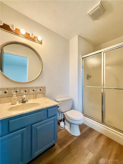 Bath - 3460 Hanson Rd, Springfield, OH 45504 photo 5 of 6