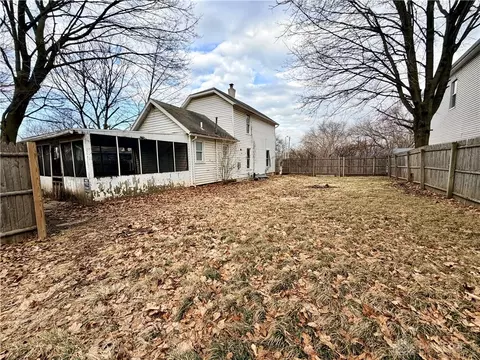 Exterior - 920 Elder St, Springfield, OH 45505 photo 2 of 5
