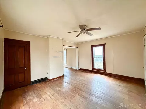 Living - 920 Elder St, Springfield, OH 45505 photo 4 of 4