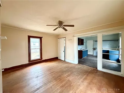 Living - 920 Elder St, Springfield, OH 45505 photo 3 of 4
