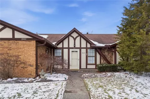 8603 Sea Pines Ln, Dayton, OH 45458
