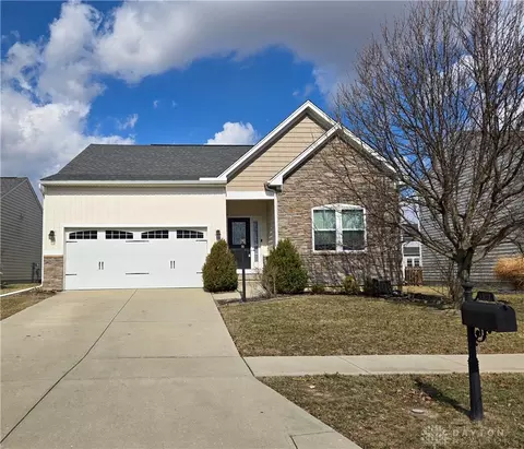 4362 Bergamot Dr, Tipp City, OH 45371