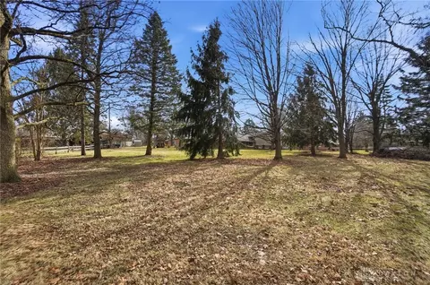 Exterior - 5324 Glendon Ln, Dayton, OH 45440 photo 2 of 12