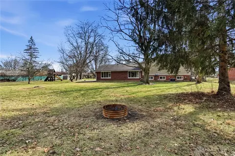 Exterior - 5324 Glendon Ln, Dayton, OH 45440 photo 4 of 12