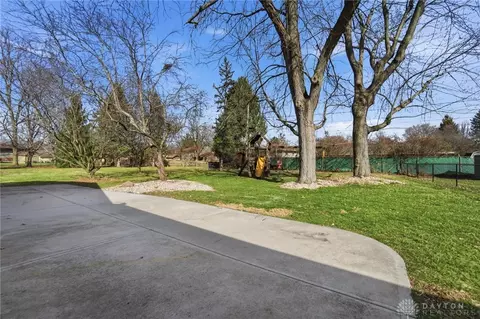 Exterior - 5324 Glendon Ln, Dayton, OH 45440 photo 9 of 12