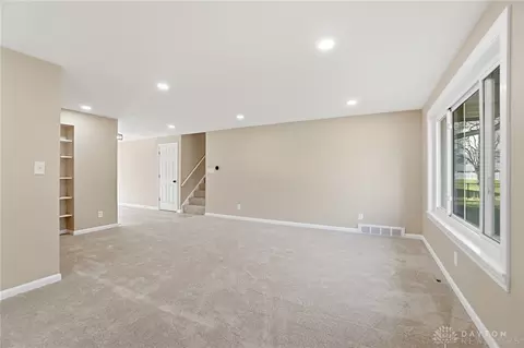 Living - 5324 Glendon Ln, Dayton, OH 45440 photo 2 of 7
