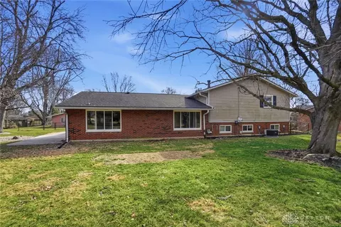 Exterior - 5324 Glendon Ln, Dayton, OH 45440 photo 5 of 12
