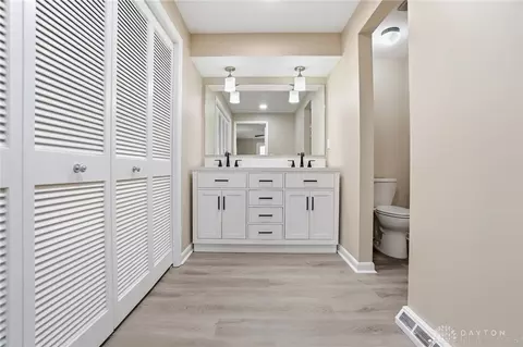 Bath - 5324 Glendon Ln, Dayton, OH 45440 photo 1 of 6