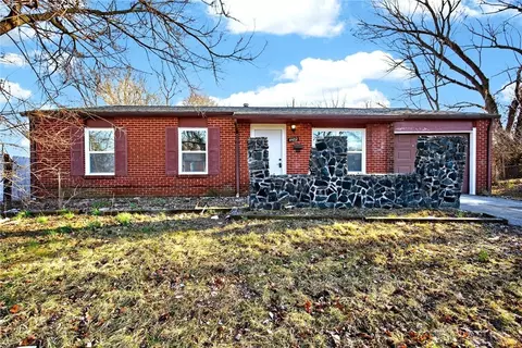 4482 Gaiter Ln, Dayton, OH 45417