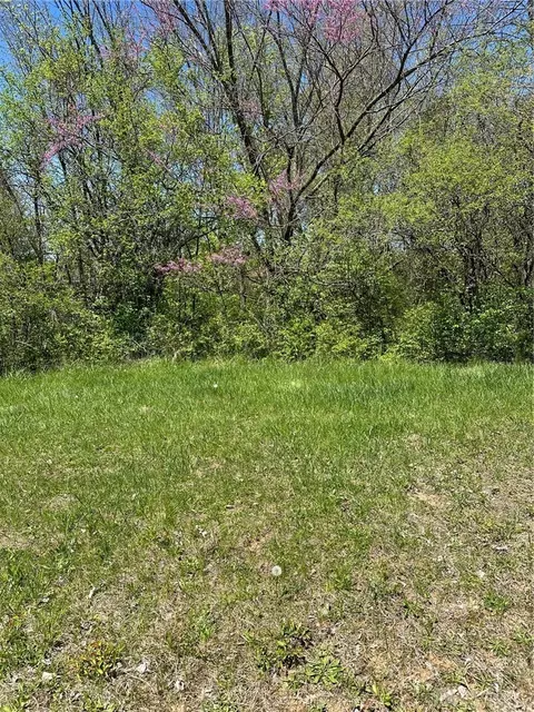 2439 Greystone Ln, Springfield, OH 45503 photo 3