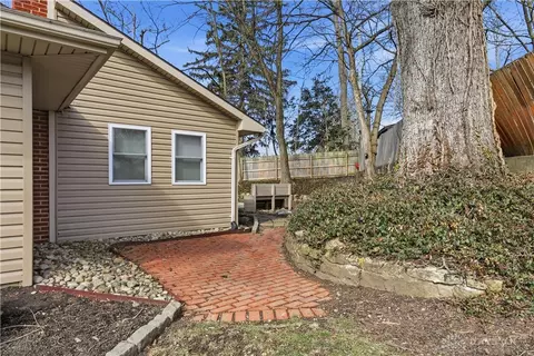 648 N Tanglewood Dr, Springfield, OH 45504 photo 32