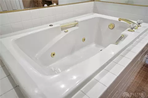 Bath - 889 Timberlake Ct, Kettering, OH 45429 photo 4 of 8