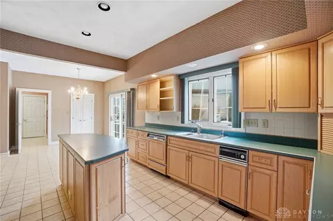 Kitchen - 889 Timberlake Ct, Kettering, OH 45429 photo 1 of 7
