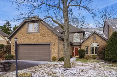 889 Timberlake Ct, Kettering, OH 45429