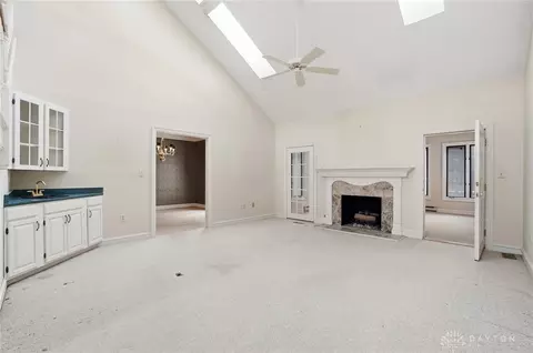 Living - 889 Timberlake Ct, Kettering, OH 45429 photo 1 of 6