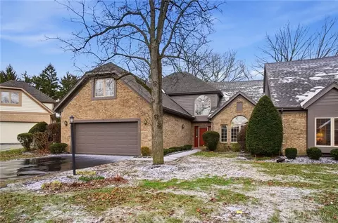 Exterior - 889 Timberlake Ct, Kettering, OH 45429 photo 2 of 9