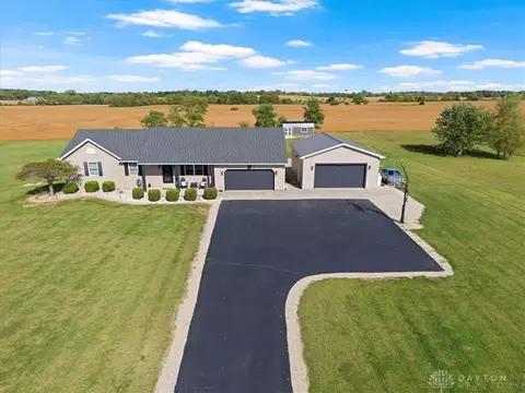 1041 Mcguinn Rd, Wilmington, OH 45177