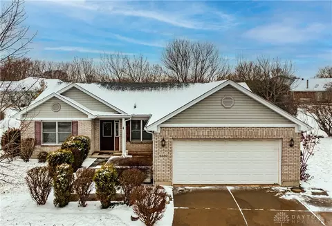 6350 Charlotte Ct, Huber Heights, OH 45424