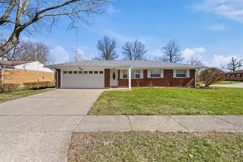 7100 Chatlake Dr, Dayton, OH 45424