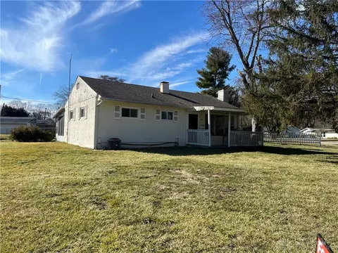165 Hess Rd, Bellbrook, OH 45305