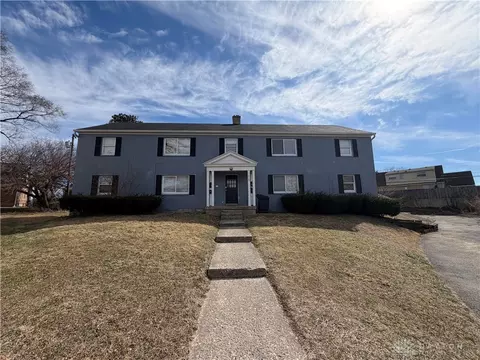 2312 Davue Cir, Dayton, OH 45406