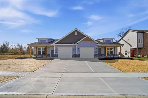 2056 Pine Forest Dr, Miamisburg, OH 45342
