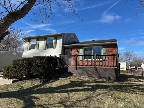 106 Walden Farm Cir, Englewood, OH 45322