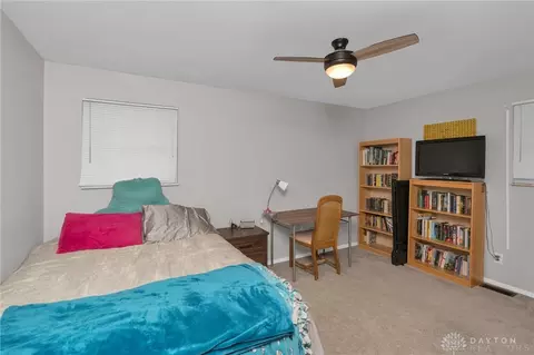 Bedroom - 654 Cushing Ave, Dayton, OH 45429 photo 4 of 5