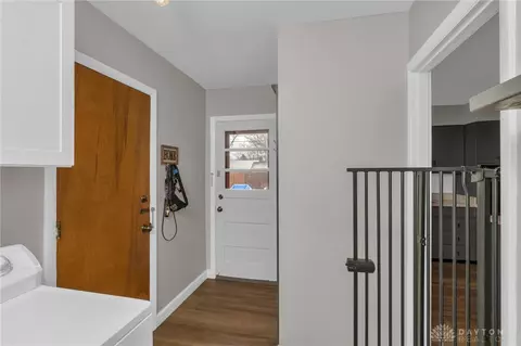 Entry Way - 654 Cushing Ave, Dayton, OH 45429 photo 1 of 3