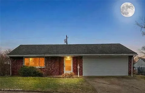 388 Thomas Dr, Franklin, OH 45005