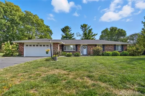 631 Augusta Dr, Fairborn, OH 45324