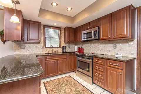 471 Roselake Dr, Centerville, OH 45458 photo 14