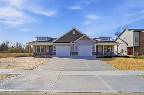2062 Pine Forest Dr, Miamisburg, OH 45342