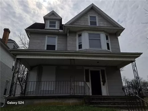 Exterior - 727 W High St, Springfield, OH 45506 photo 1 of 13
