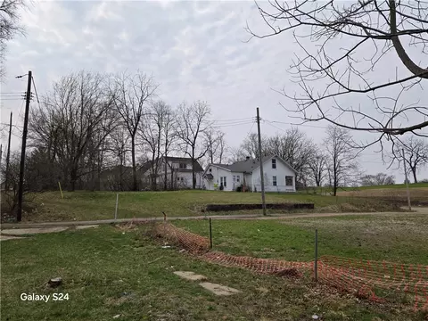 Exterior - 727 W High St, Springfield, OH 45506 photo 7 of 13