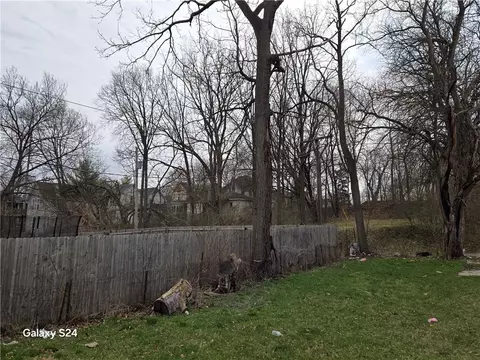 Exterior - 727 W High St, Springfield, OH 45506 photo 6 of 13