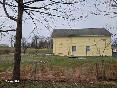 Exterior - 727 W High St, Springfield, OH 45506 photo 8 of 13
